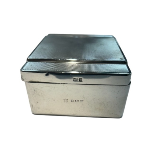 250 - A fine George VI sterling silver jewelry casket, hallmarked Birmingham, 1951. Of rectangular form, t... 