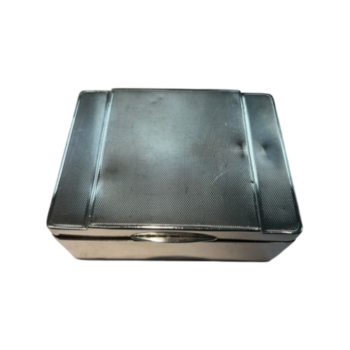 250 - A fine George VI sterling silver jewelry casket, hallmarked Birmingham, 1951. Of rectangular form, t... 