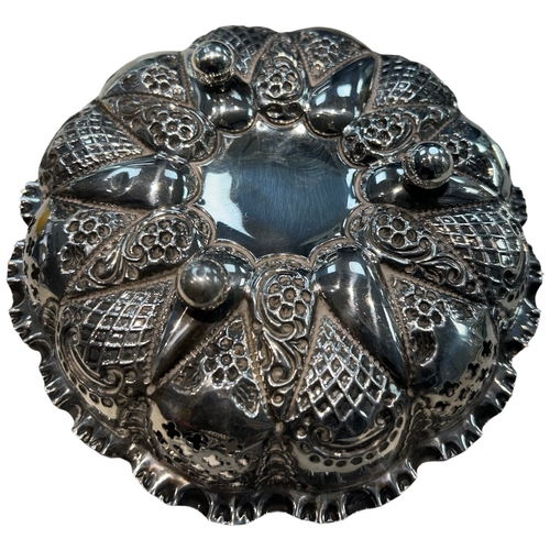 255 - A fine late Victorian sterling silver sweetmeat dish by William Devenport, hallmarked Birmingham, 18... 