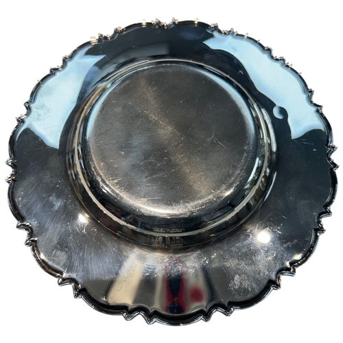 260 - A George VI sterling silver bon-bon dish by Viner's Ltd, hallmarked Sheffield, 1947. Of circular for... 