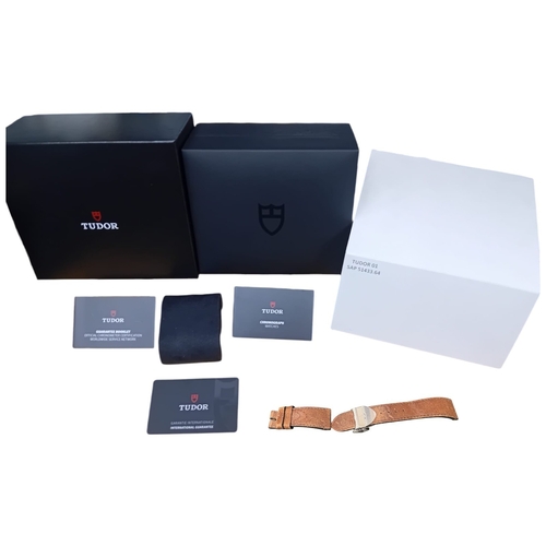 6 - Tudor Heritage Black Bay Chrono Ref. 79350 – 2021 Full Set

Movement/Materials: Automatic Calibre MT... 