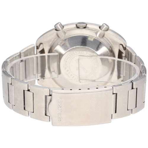 27 - Seiko 6139-6002 ‘Pogue’ Automatic Chronograph
A stainless steel gentleman's Seiko 6139-6002 chronogr... 