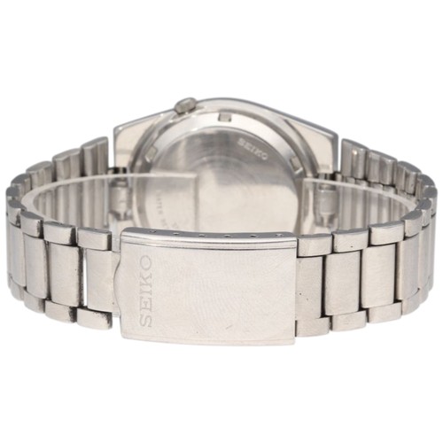 29 - Seiko 5 stainless steel automatic wristwatch, reference 7S26-3130, 
fitted with the calibre 7S26A 21... 