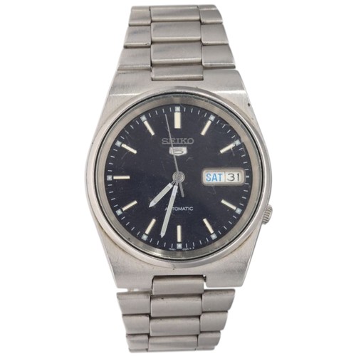 29 - Seiko 5 stainless steel automatic wristwatch, reference 7S26-3130, 
fitted with the calibre 7S26A 21... 