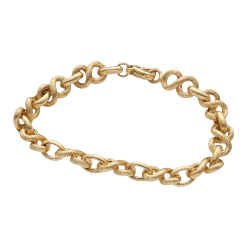 227 - A contemporary 18ct yellow gold fancy link bracelet of Italian manufacture. The design features alte... 