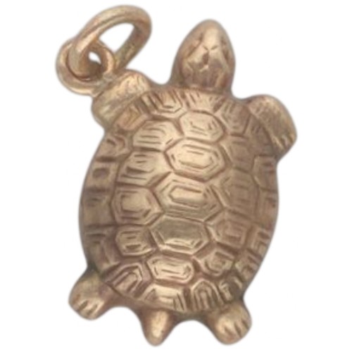 25 - A 9ct yellow gold turtle charm. Weighing 0.57g.
