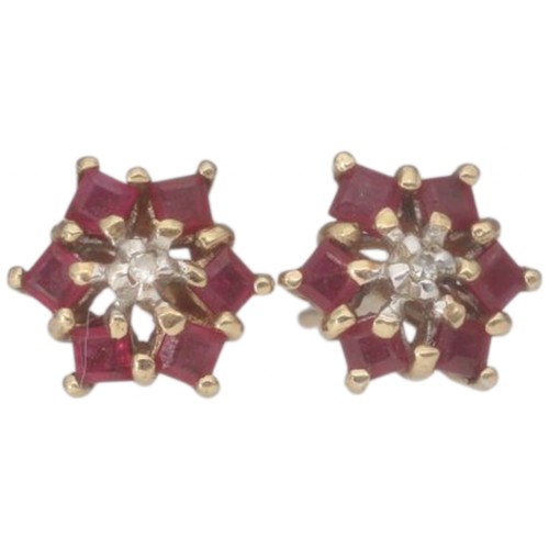 64 - 9ct Gold Diamond & Pink Gemstone Starburst Snowflake Earrings 1.37g

Metal: 9ct Yellow Gold (375 Hal... 