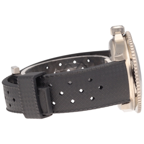 13 - Baltic Aquascaphe Titanium: A like-new Baltic Aquascaphe Titanium wristwatch, featuring a 41mm titan... 