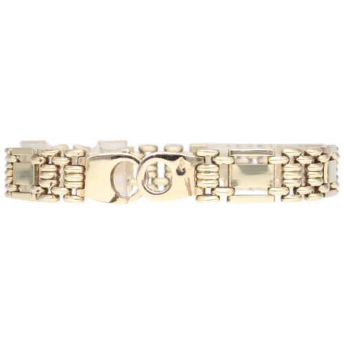 3 - 9ct gold gate link bracelet with bar accents

Material: 9ct Yellow Gold
Style: Gate Link / Bar Accen... 
