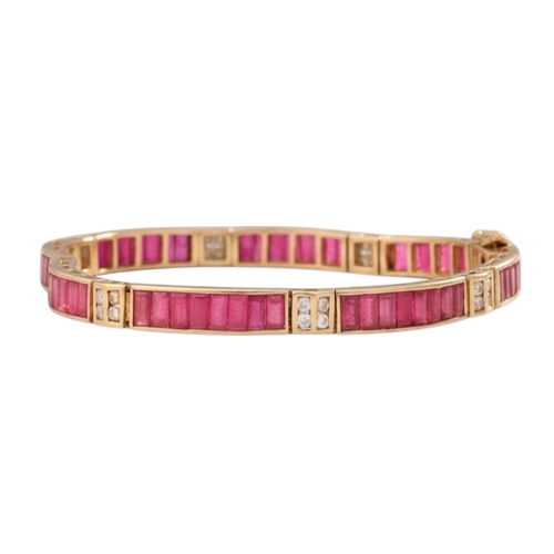 7 - Yellow metal stamped 750 ruby and diamond bracelet 

Material: 18ct Yellow Gold (Stamped 750)
Gemsto... 