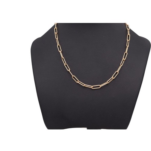 34 - 9ct gold paperclip link jewellery set

 Comprising a matching 9ct yellow gold paperclip chain neckla... 