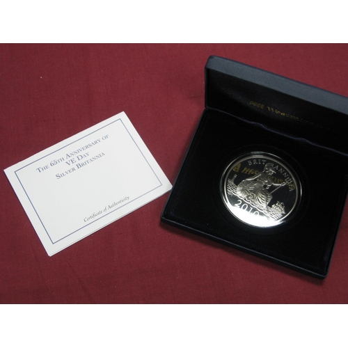 619 - The 65th Anniversary of VE Day 2010 Silver Britannia 5oz Proof Coin, .925 silver, diameter 65 mm, We... 