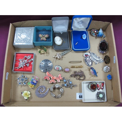 68 - Assorted Costume Brooches, including oval shell carved cameo brooch, depicting female profile, 'Mira... 