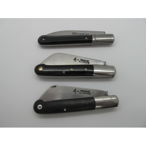 271 - Pocket Knives - One marked 'Parapluie A L'epreuve' to blade, with pistol grip handle, and single bol... 