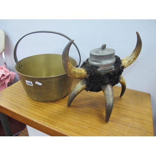 1396 - A XIX Century Snuff Mull, with five horns, plated box (rubbed); together with a XIX Century brass ja... 