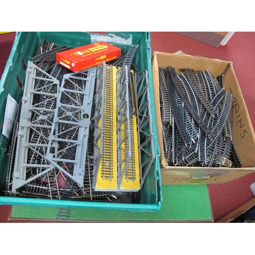 274 - A Fair Quantity (Two Boxes) of Loose 'OO' Gauge/4mm Track, by various makers - full and half straigh... 