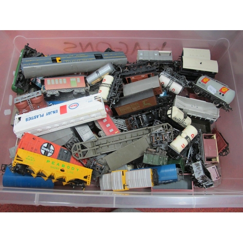 287 - One Box of Approximately Fifty Items of Unboxed Rolling Stock,'OO' Gauge/4mm mainly Triang, fair to ... 