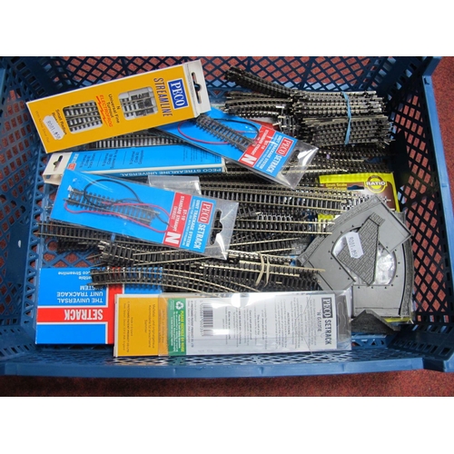 321 - A Quantity of 'N' Gauge Peco Track, Points, Straights, Curves, std ST Ref ST-10, etc, loose ad boxed... 