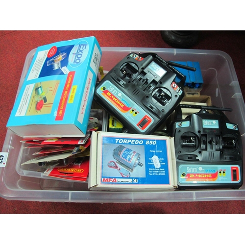 423 - A Quantity of Electrical Items, being part content of a railway and other modelers workshop - compri... 