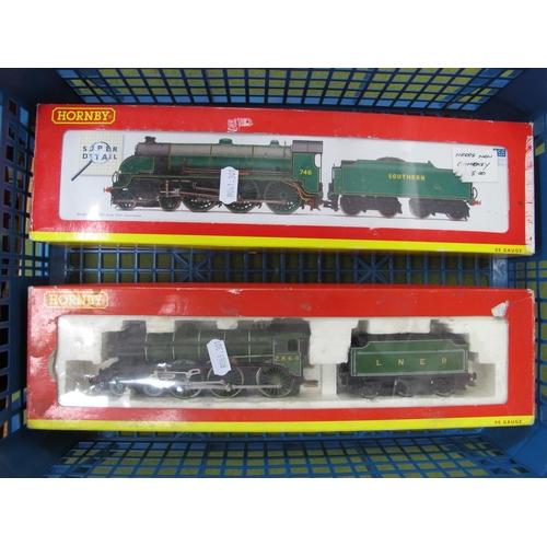 379 - Two Hornby 'OO' Gauge/4mm Boxed Steam 4-6-0 Steam Locomotives, L.N.E.R Class B17 