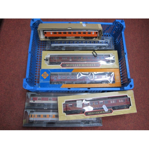 381 - Seven 'HO' Gauge Boxed/Cased Continental Outline Coaches, by Roco, Rowa, Meister Model, etc, DB, DSG... 