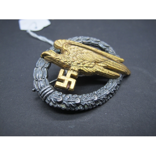 479A - A Third Reich Parachutist Badge (Air Force Version) Eagle with Swastika Set Within Wreath, buyer to ... 