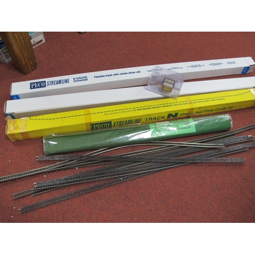 381 - A Quantity of Peco 'N' Gauge Streamline Track, to include a sealed box of nickel silver rail SL-302.