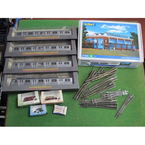 365 - Three Oxford Diecast 'N' Gauge Model Vehicles, including British Rail Albion Horse Box, Four Atlas E... 