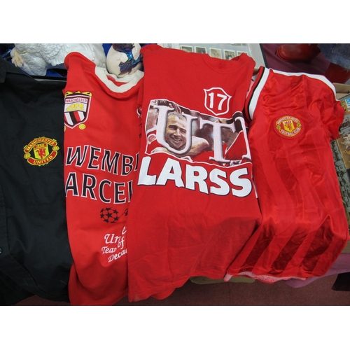 1367 - Manchester United Casual Ware - Wembley Barcelona 1999, Henrik Larson, junior and black dress shirt ... 