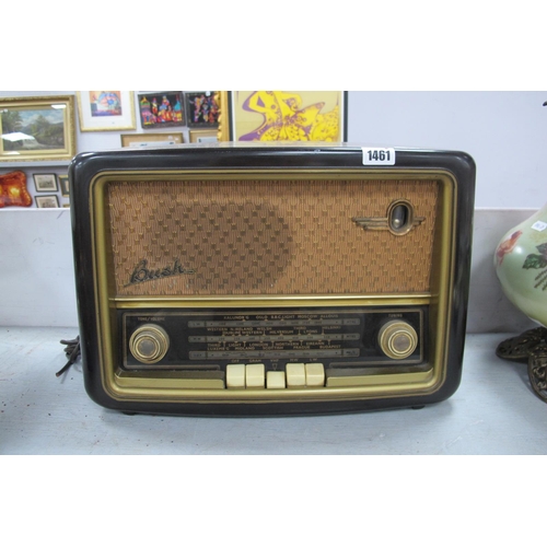 1461 - A Vintage Bush Bakelite Radio, type VH61