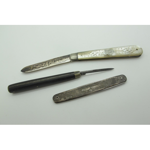 592 - A Hallmarked Silver and Mother of Pearl Single Blade Folding Fruit Knife, with decorative scales (cr... 