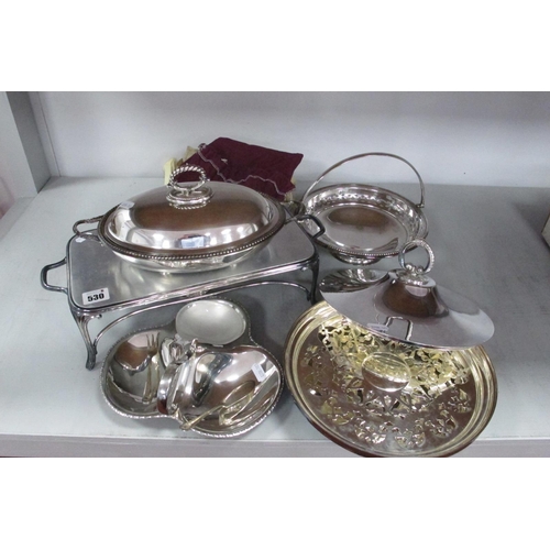 530 - A French St Medard Plated Diddled Warming Dish, with decorative pierced removable liner and tea ligh... 