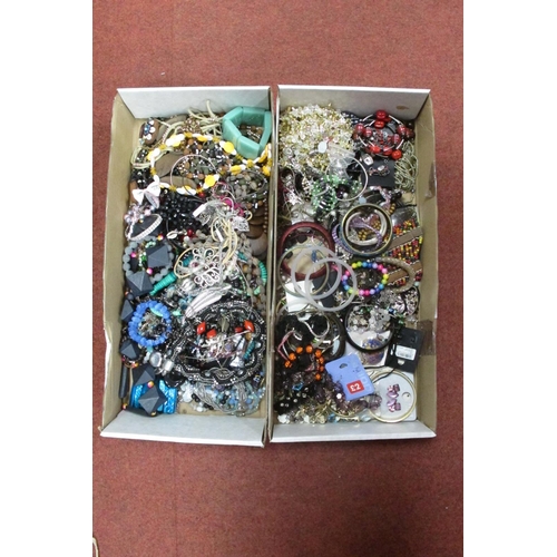 537 - A Mixed Lot of Assorted Costume Jewellery :- Two Trays