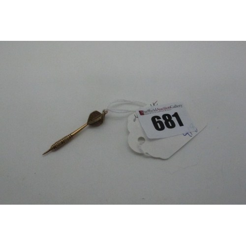 681 - A Novelty 9ct Gold Dart Pendant, (2.6grams).