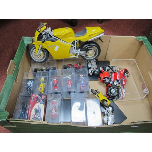 382 - A Collection of Eighteen Diecast and Plastic Model Motorcycles, predominantly Ducatti, mostly cased.