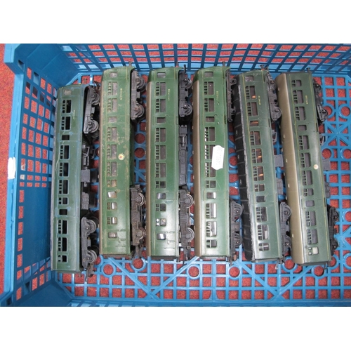 385 - Six Triang 'OO' Gauge/4mm BR Green Unboxed Class 101 DMU Items, R/No M79628 powered (2), R/No M79629... 