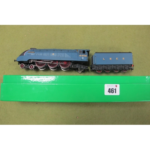 461 - Bachmann 'OO' Gauge/4mm Class A4 4-6-2 Steam Locomotive and Eight Wheel Tender 'Mallard' L.N.E.R Blu... 