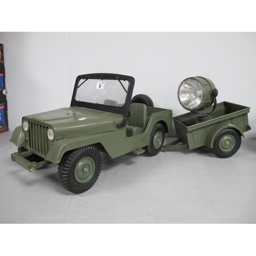 5 - A Vintage Action Man Marx Jeep and Searchlight Trailer, damage to steering wheel, trailer hitch, fro... 