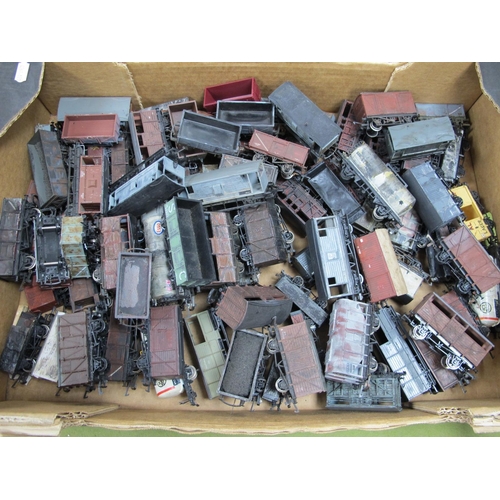 162 - Approximately Ninety 'OO' Gauge/4mm Unboxed Items of Four Wheel Rolling Stock, brake vans, ore wagon... 