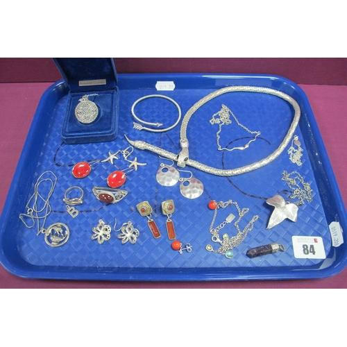 84 - A Modern Novelty Serpent Necklace, of textured finish with inset eyes; together with 