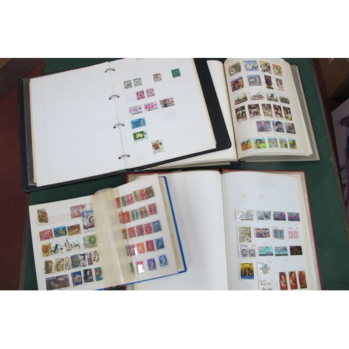 520 - A Collection of British Commonwealth Stamps, from Australia, Canada, India, Malaysia and New Zealand... 