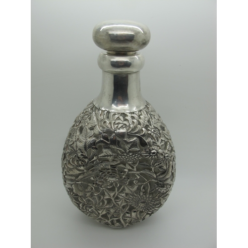 1 - A XX Century Yuan Shun Chinese Export Stoppered Decanter, the dimpled glass decanter allover profuse... 