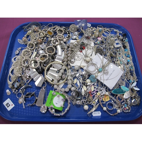 63 - A Selection of Modern Diamante and other Costume Jewellery, including rings, bracelets, earrings, ne... 