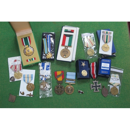 382 - WWII and Post WWII Medals: miscellaneous selection of medals, from various nations relating to WWII,... 