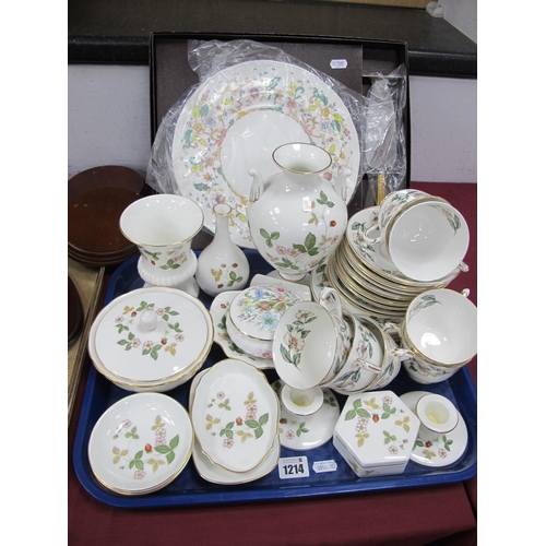 1214 - Wedgwood 'Wild Strawberry' China Trinkets, of approximately fourteen pieces. Staffordshire tea ware:... 