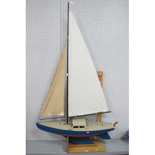 216 - An Impressive Large Scale Kit Built Radio Controlled Model of a Sailing Yacht, with sails and riggin... 