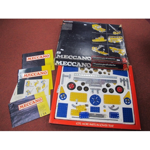 507 - Meccano No 8 Boxed Set, appears complete in very good condition, box base good, lid with split corne... 