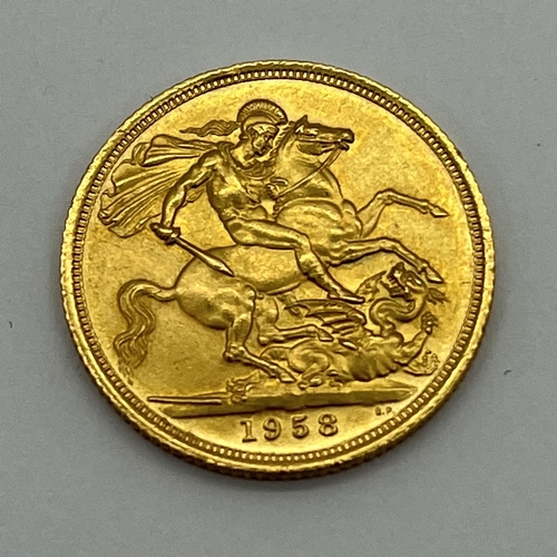 123 - 1958 QEII Gold Sovereign.