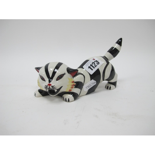 1123 - Lorna Bailey - Cruella the Cat, 17.5cm high.