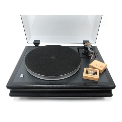 1330 - Philip Voyd Handbuilt Turntable, this exceptional piece of audio equipment was manufactured in the e... 